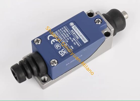 Quality  Schneider XCE102C Steel Roller Plunger Horizontal Actuation Limit Switch 1NO 1NC IP65 Spring Return Industrial Travel Switch factory