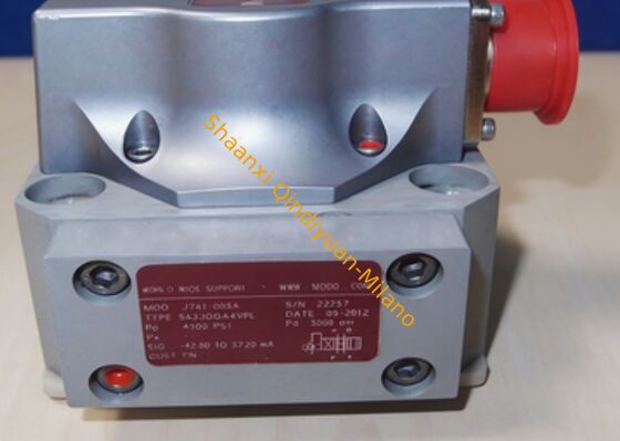 MOOG D634-319C 4 Way Electro Hydraulic Servo Valve IP65 / IP67 Protection 350 Bar